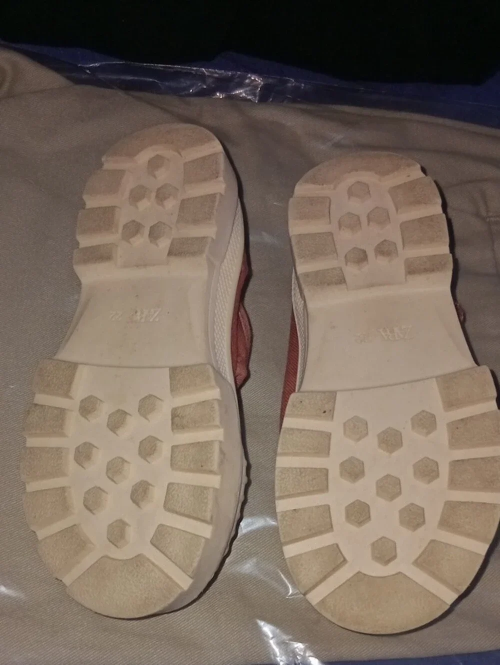 Zara kids canvas